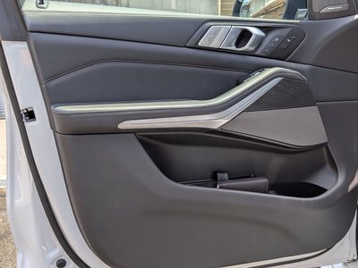 2021 BMW X7 — миниатюра 54