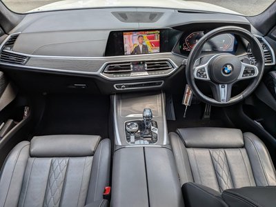 2021 BMW X7 — миниатюра 16