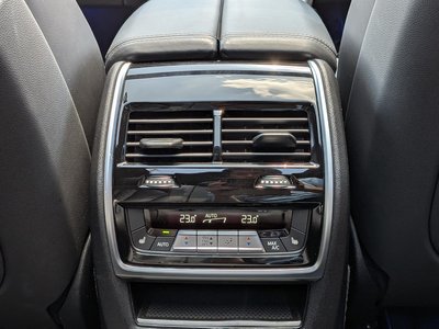 2021 BMW X7 — миниатюра 48