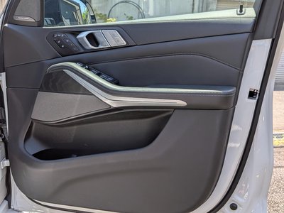 2021 BMW X7 — миниатюра 12