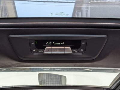 2021 BMW X7 — миниатюра 65