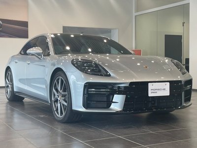 PORSCHE PANAMERA - 4