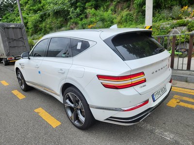 GENESIS GV80 - 3
