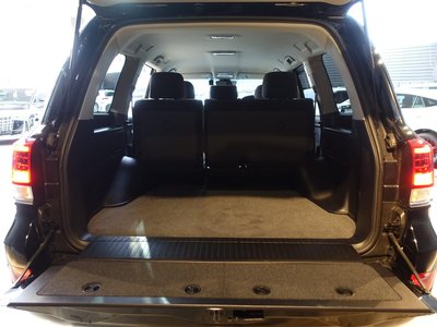 TOYOTA LAND CRUISER 200 - 7