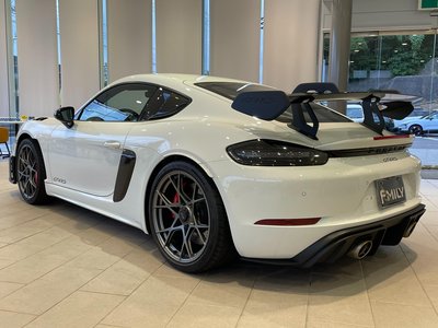 2023 Porsche 718 photo 10