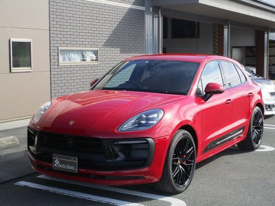 PORSCHE MACAN - 4