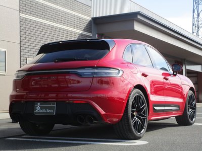 PORSCHE MACAN - 8