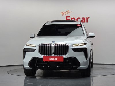 2025 BMW X7 — фото 2