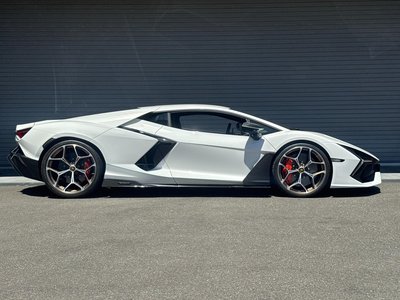 LAMBORGHINI REVUELTO - 10
