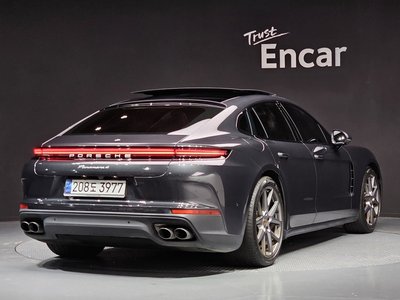 PORSCHE PANAMERA - 4