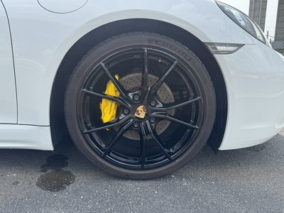 صورة 32 لـ 2017 Porsche 718