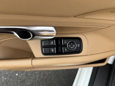 صورة 16 لـ 2017 Porsche 718