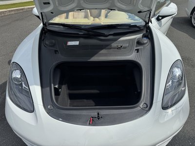 صورة 29 لـ 2017 Porsche 718