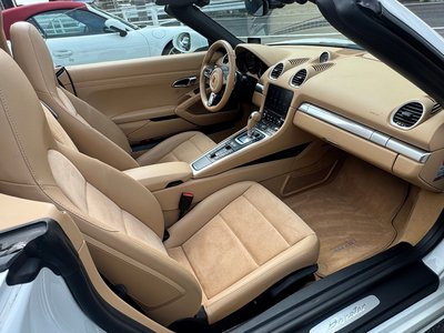 صورة 17 لـ 2017 Porsche 718