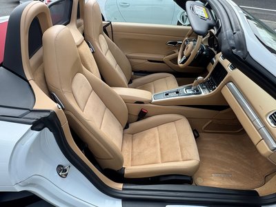 صورة 18 لـ 2017 Porsche 718