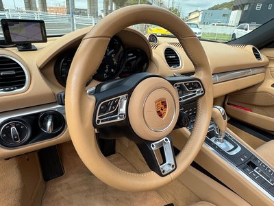 صورة 21 لـ 2017 Porsche 718