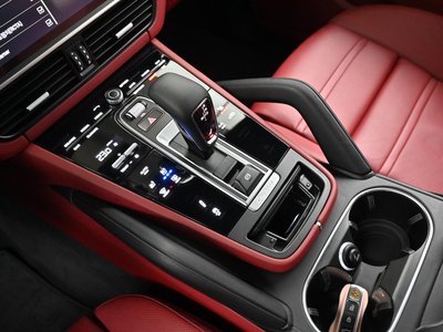 PORSCHE CAYENNE - 9