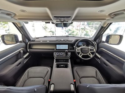 LAND ROVER DEFENDER - 5