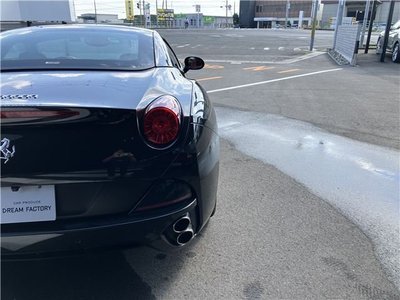 2010 FERRARI CALIFORNIA — миниатюра 12