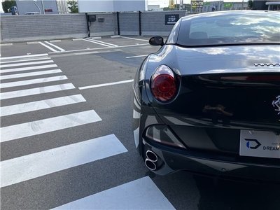 2010 FERRARI CALIFORNIA — миниатюра 11
