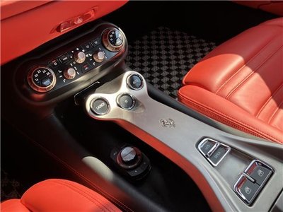 2010 FERRARI CALIFORNIA — миниатюра 31
