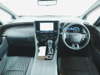 2025 TOYOTA ALPHARD photo 2