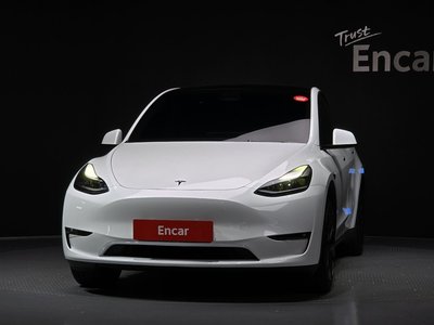 TESLA MODEL Y - 2