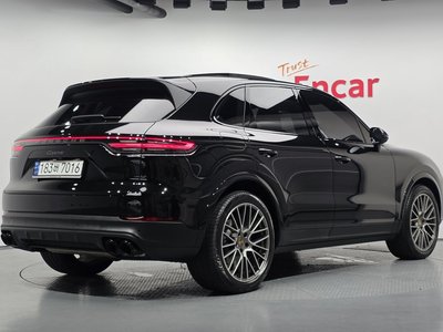 صورة 4 لـ 2023 Porsche CAYENNE