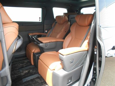 صورة 10 لـ 2023 Toyota VELLFIRE