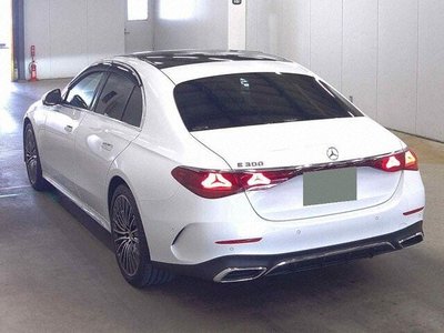 MERCEDES-BENZ E-CLASS - 2