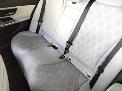 MERCEDES-BENZ E-CLASS - 6