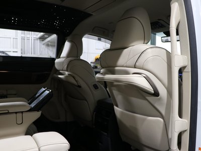 2025 Toyota ALPHARD — миниатюра 19