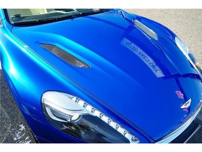 ASTON MARTIN VANQUISH - 10