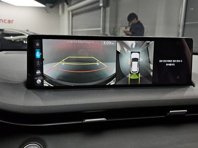 2022 Genesis GV70 — миниатюра 17