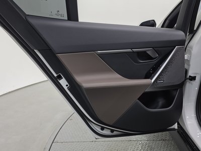 2025 BMW 5 SERIES — миниатюра 15
