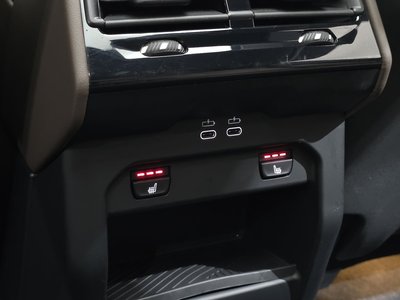 2025 BMW 5 SERIES — миниатюра 26