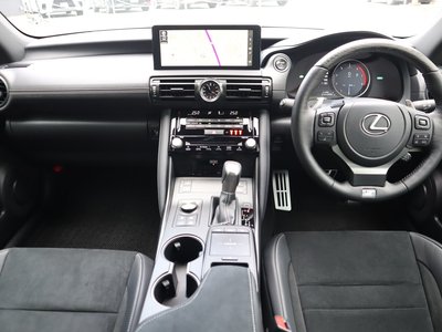 LEXUS IS - 8