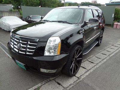 CADILLAC ESCALADE - 1