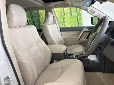 TOYOTA LAND CRUISER PRADO - 8