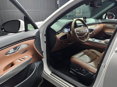 2023 Genesis GV70 thumbnail 11