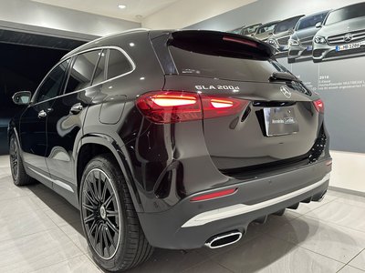 MERCEDES-BENZ GLA - 10