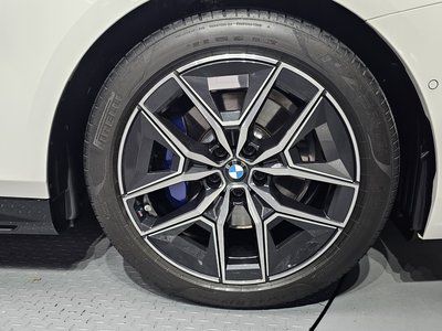 BMW 5 SERIES - 8