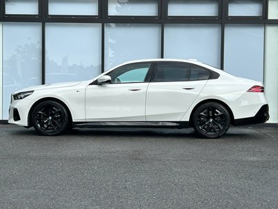 BMW 5 SERIES - 4