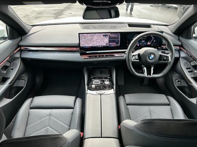 BMW 5 SERIES - 2
