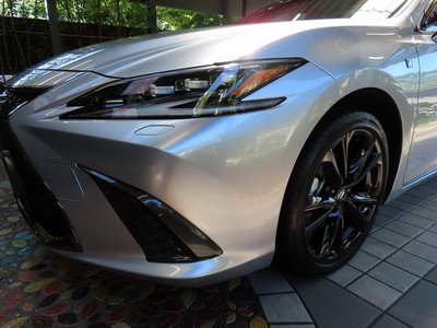 2025 Lexus ES — миниатюра 28