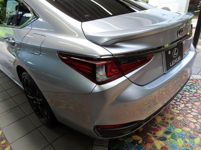 2025 Lexus ES — миниатюра 43