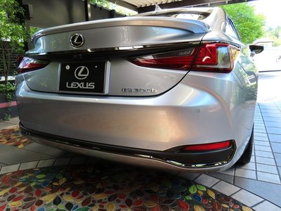 2025 Lexus ES 照片 2