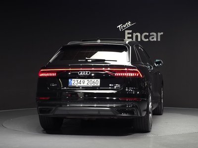 2022 AUDI Q8 photo 3