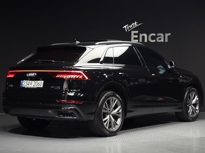 2022 AUDI Q8 photo 4