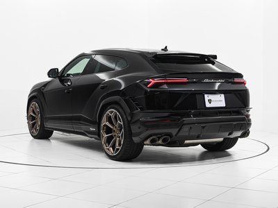 LAMBORGHINI URUS - 6